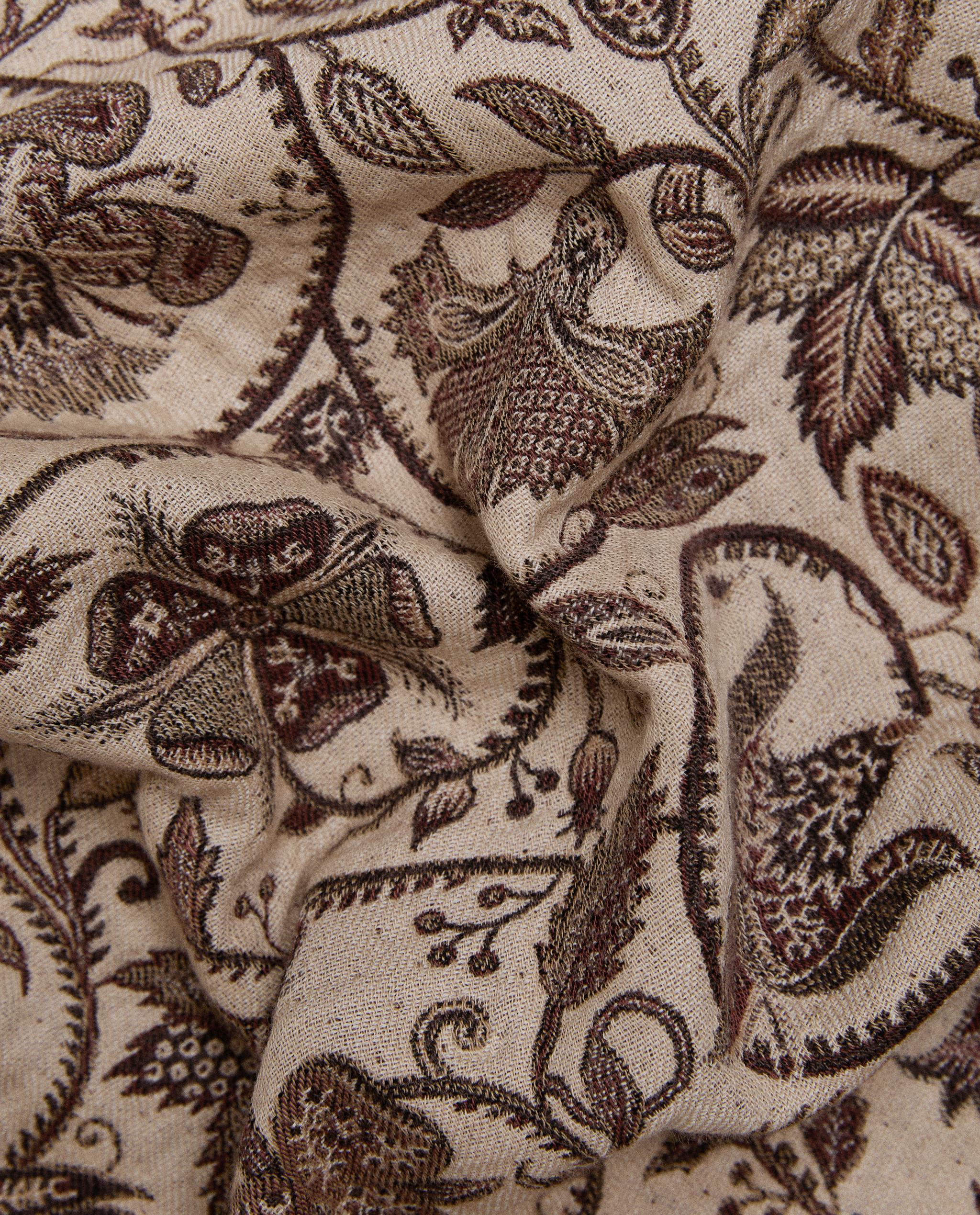 FLORAL JACQUARD THROW product thumbnail 5