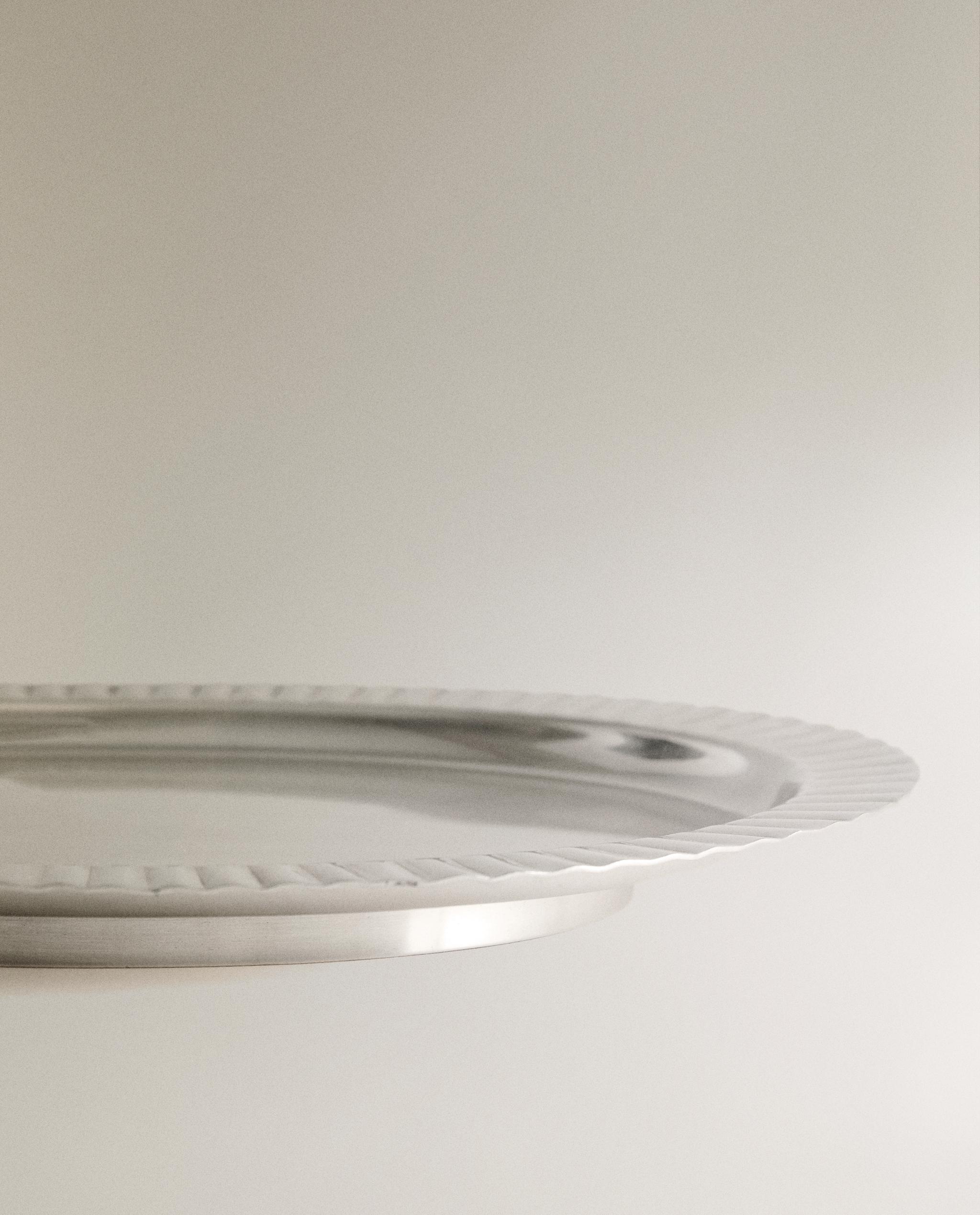 SCALLOPED METAL BATHROOM TRAY product thumbnail 4