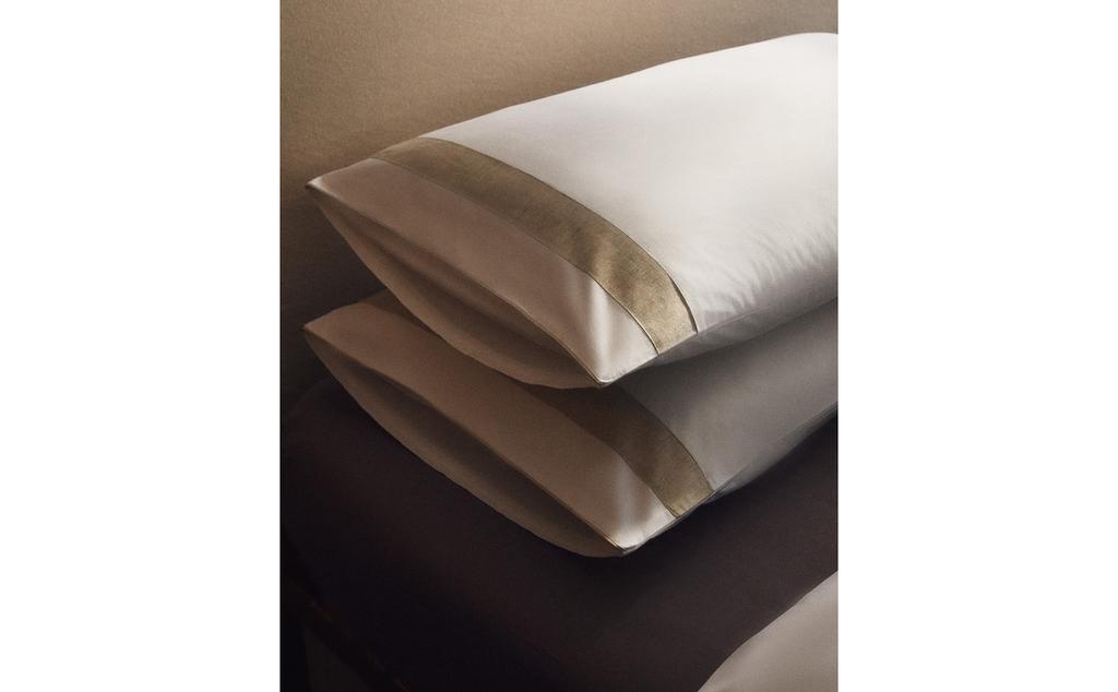COTTON PILLOWCASE WITH BORDER