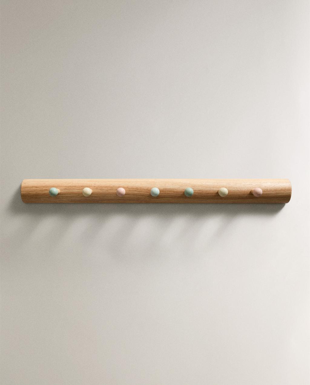 علّاقة حائط متعددة الألوان للأطفال علّاقة حائط متعددة الألوان للأطفال