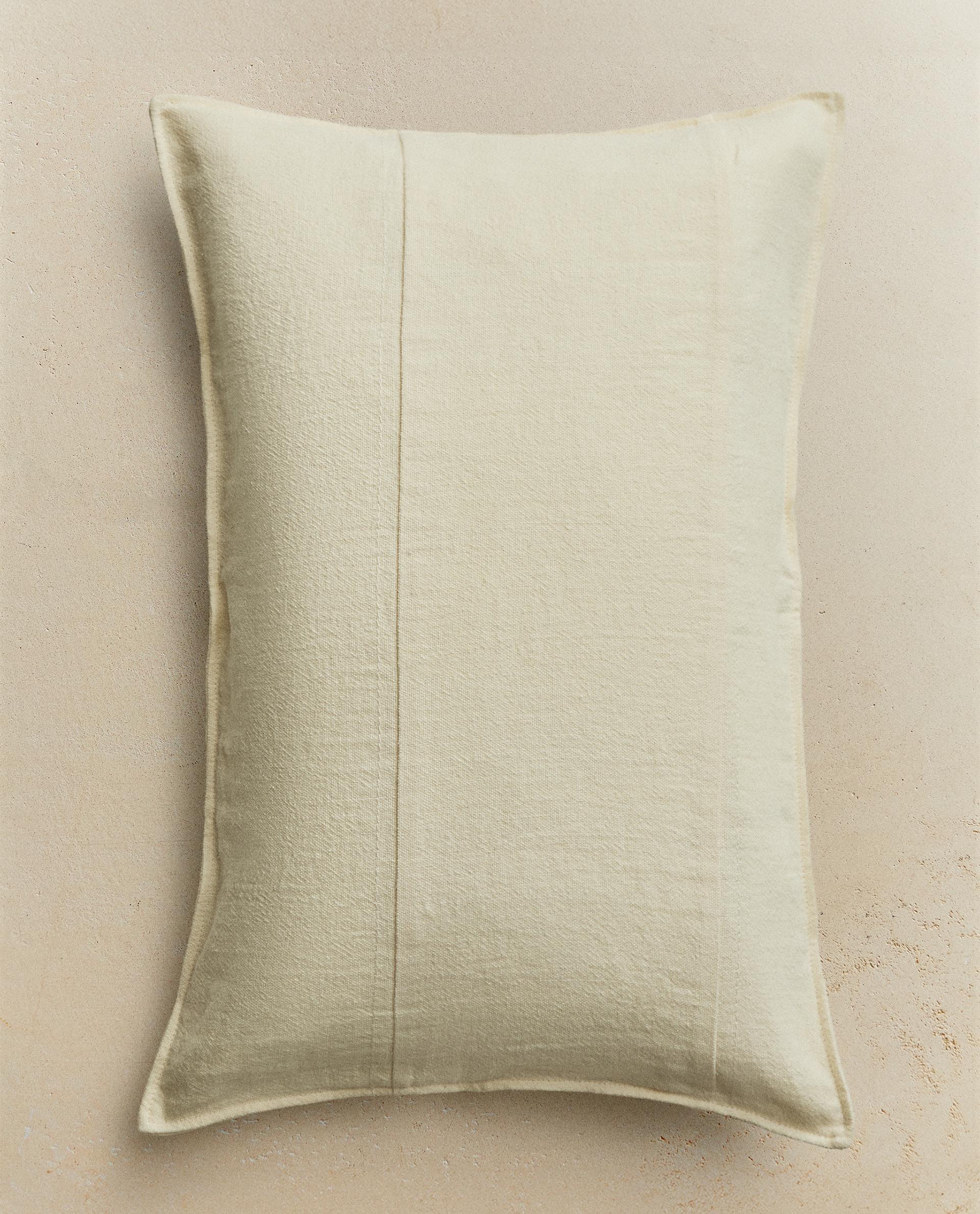 クッションカバー ZARAHOME  Cushion Cover EMBROIDERED CUSHION COVER | Zara Home 日本/Japan