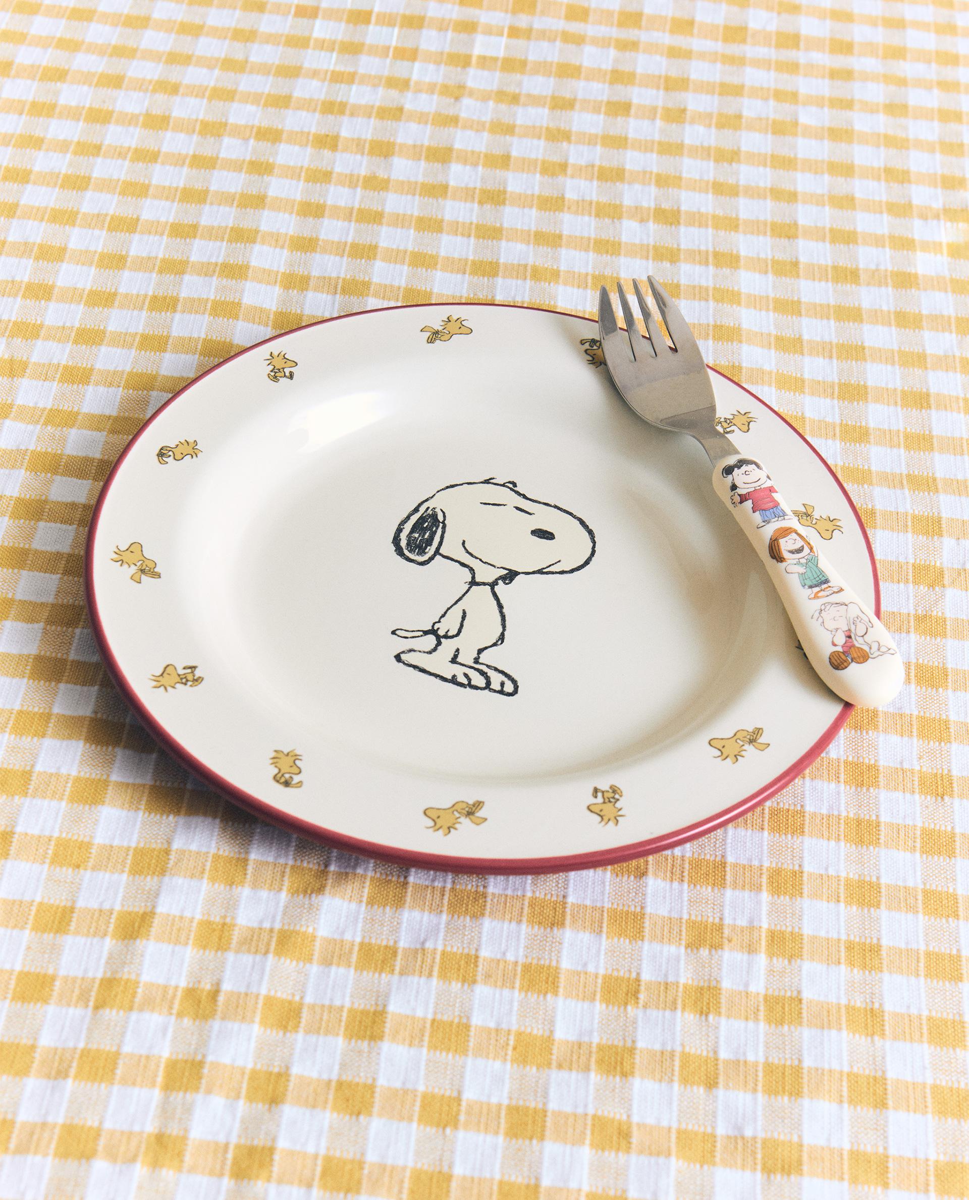 スヌーピー　セラミック Amazon.com: Peanuts SN1501-11C Vintage Series Snoopy Mug