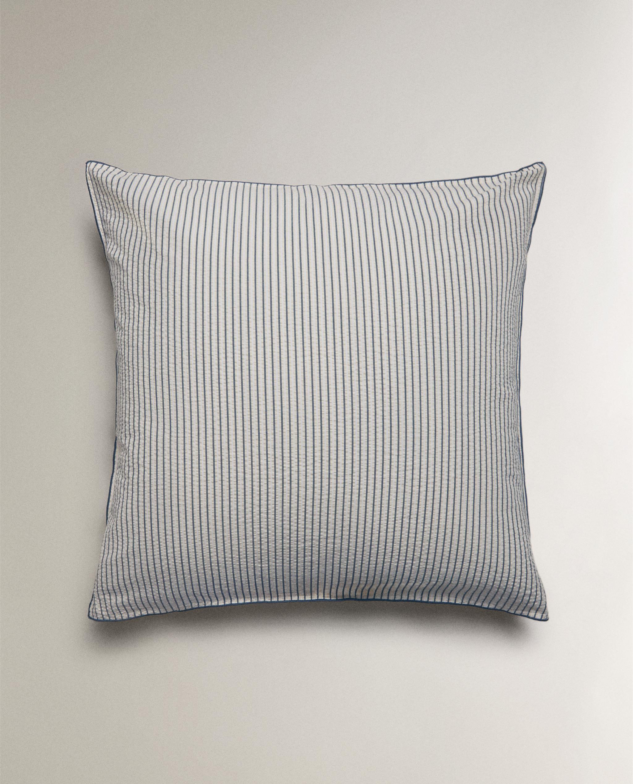 STRIPED SEERSUCKER PILLOWCASE WITH PIPING product thumbnail 5