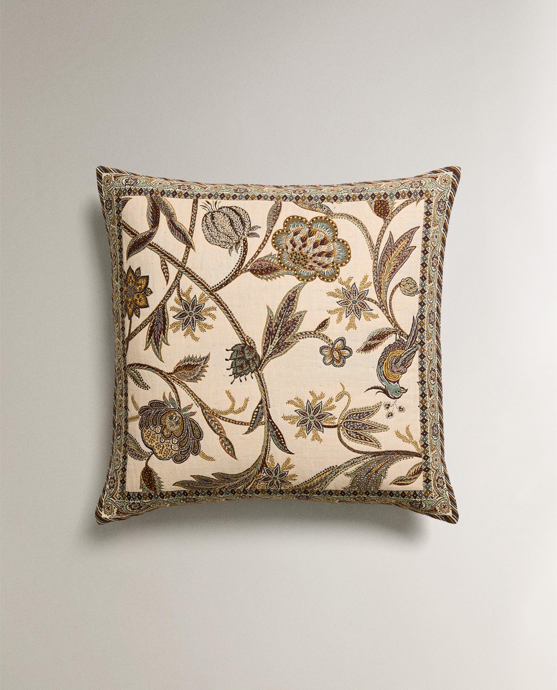 JACQUARD CUSHION COVER