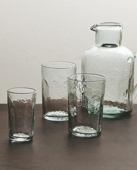 ENSEMBLE DE GOBELETS EN VERRE MARTELÉ