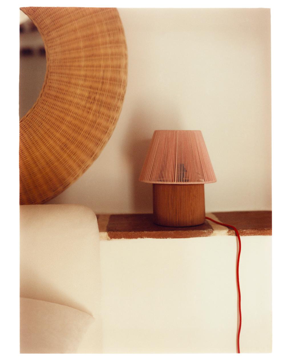 TABLE LAMP WITH CORD SHADE X COLLAGERIE