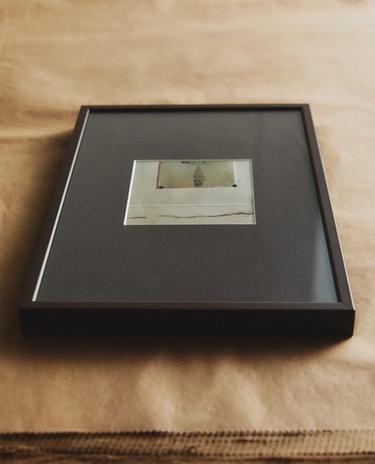 COLOURED METAL PHOTO FRAME