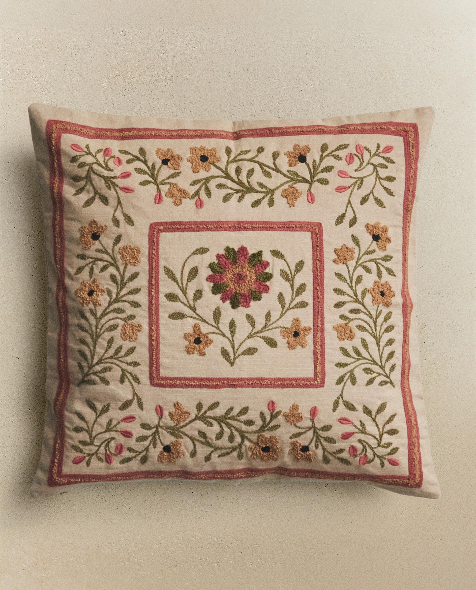 エンブロイダリー クッションカバー | Zara Home 日本/Japan