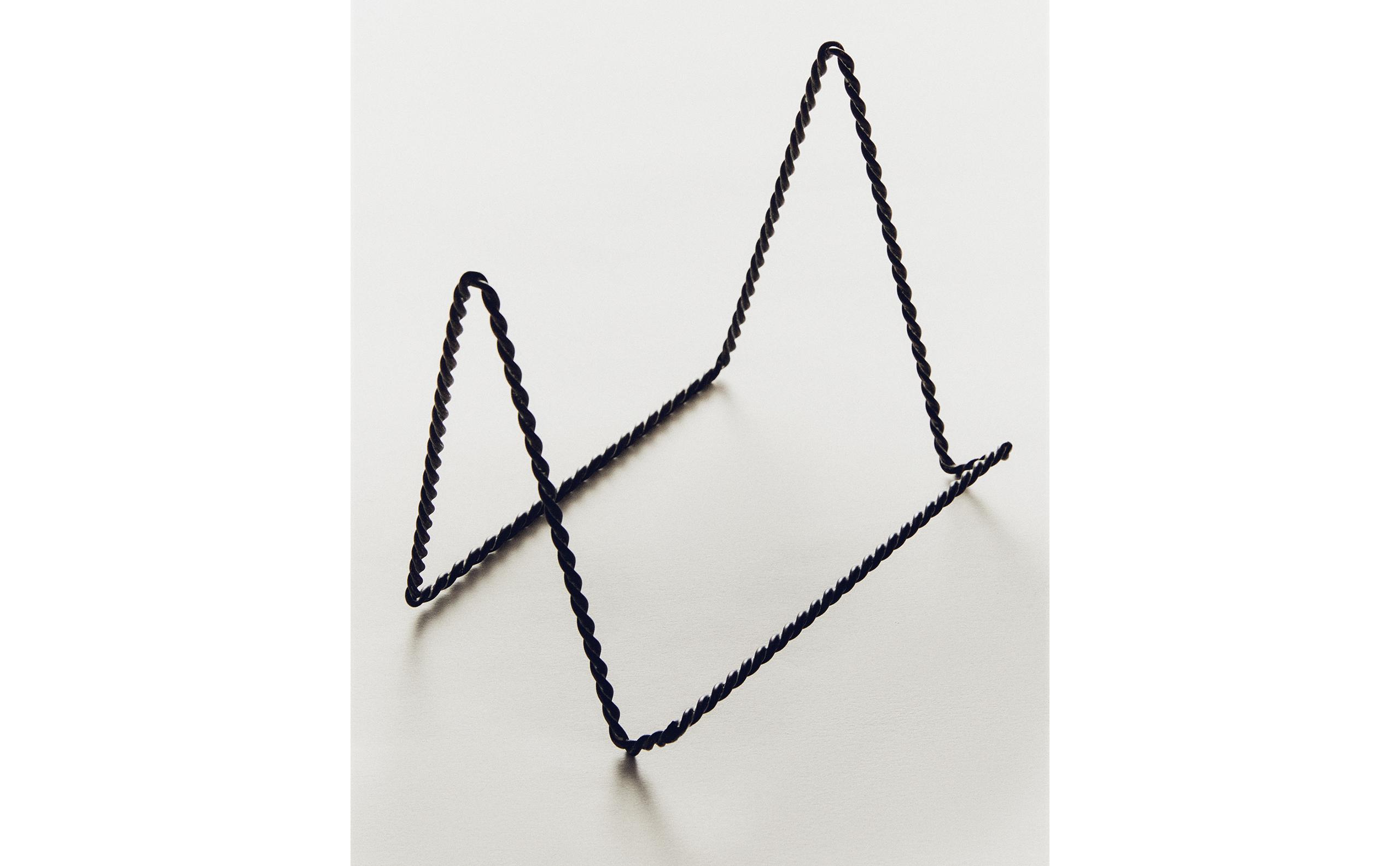BRAIDED METAL DISPLAY STAND product thumbnail 9