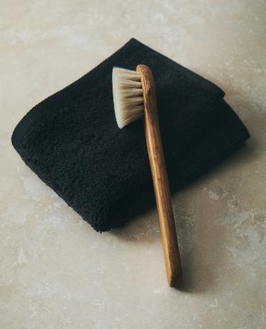 ЩІТКА ДЛЯ ОБЛИЧЧЯ IRIS HANTVERK