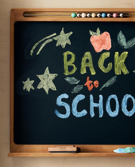 KIDS' WOODEN BLACKBOARD