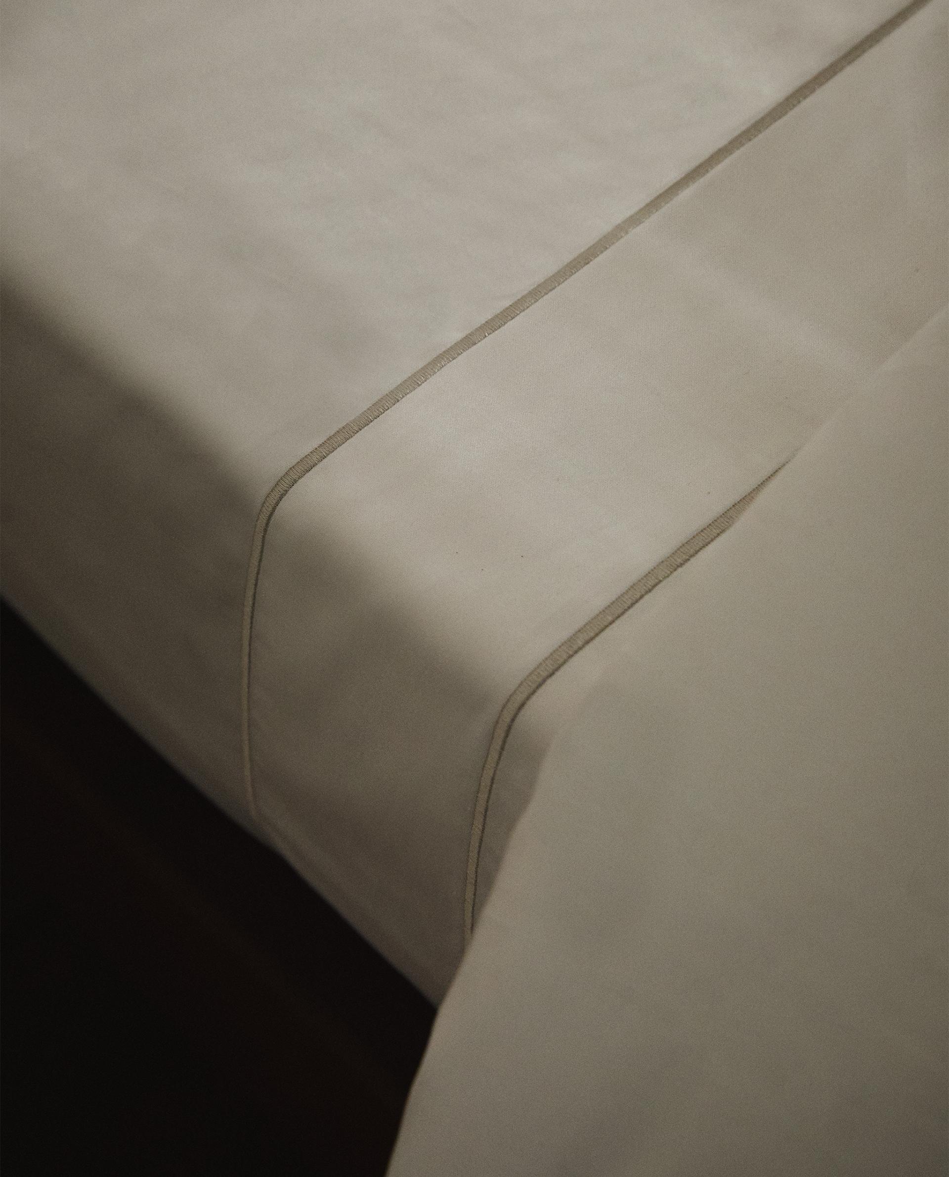 リネンライン装飾付き 枕カバー | Zara Home 日本/Japan リネンライン装飾付き 枕カバー | Zara Home 日本/Japan