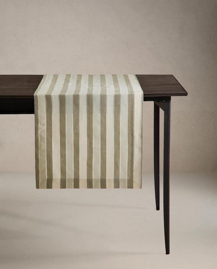 CAMINO DE MESA FRANJAS Y ENTREDOSES