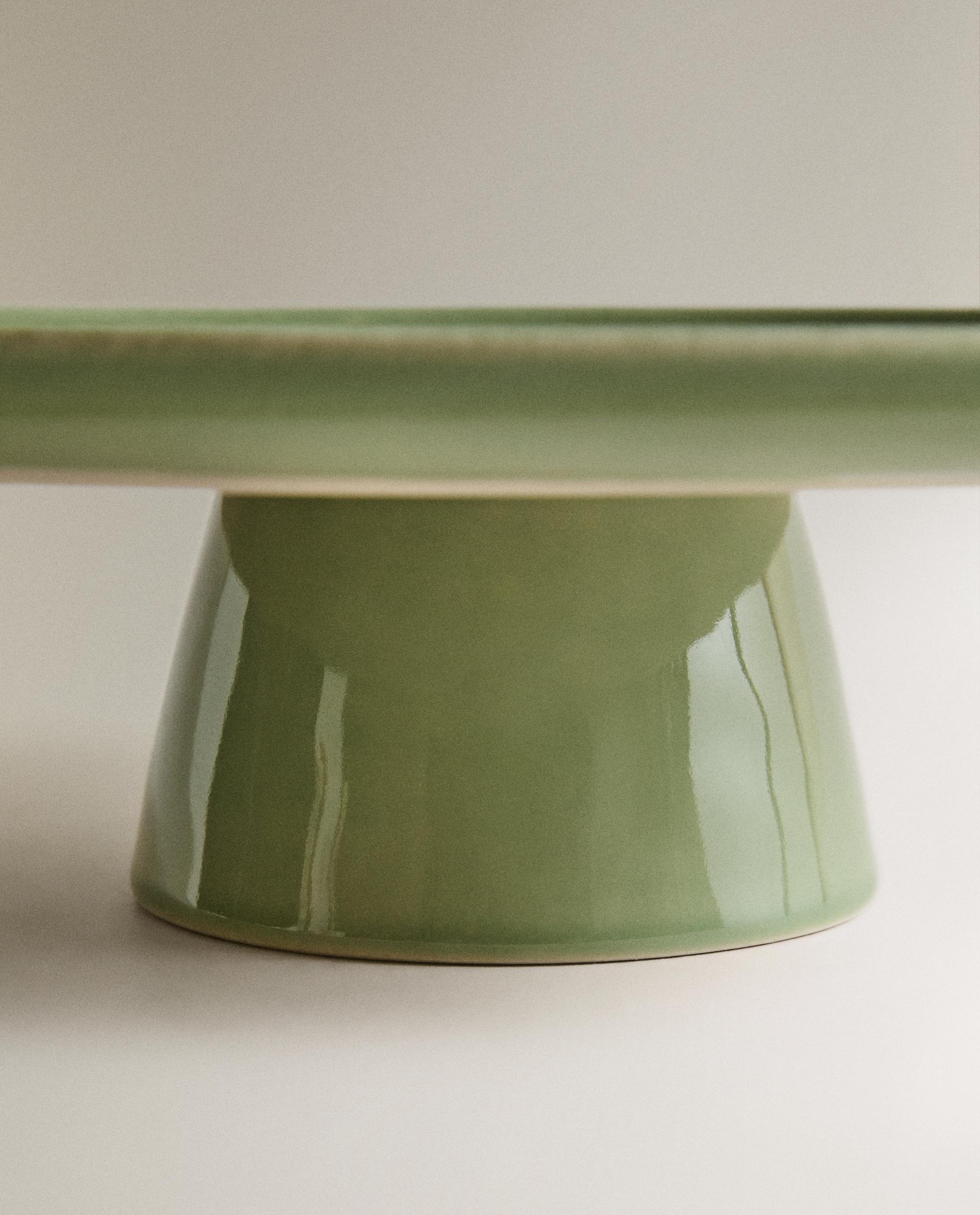 STONEWARE CAKE DISH product thumbnail 2