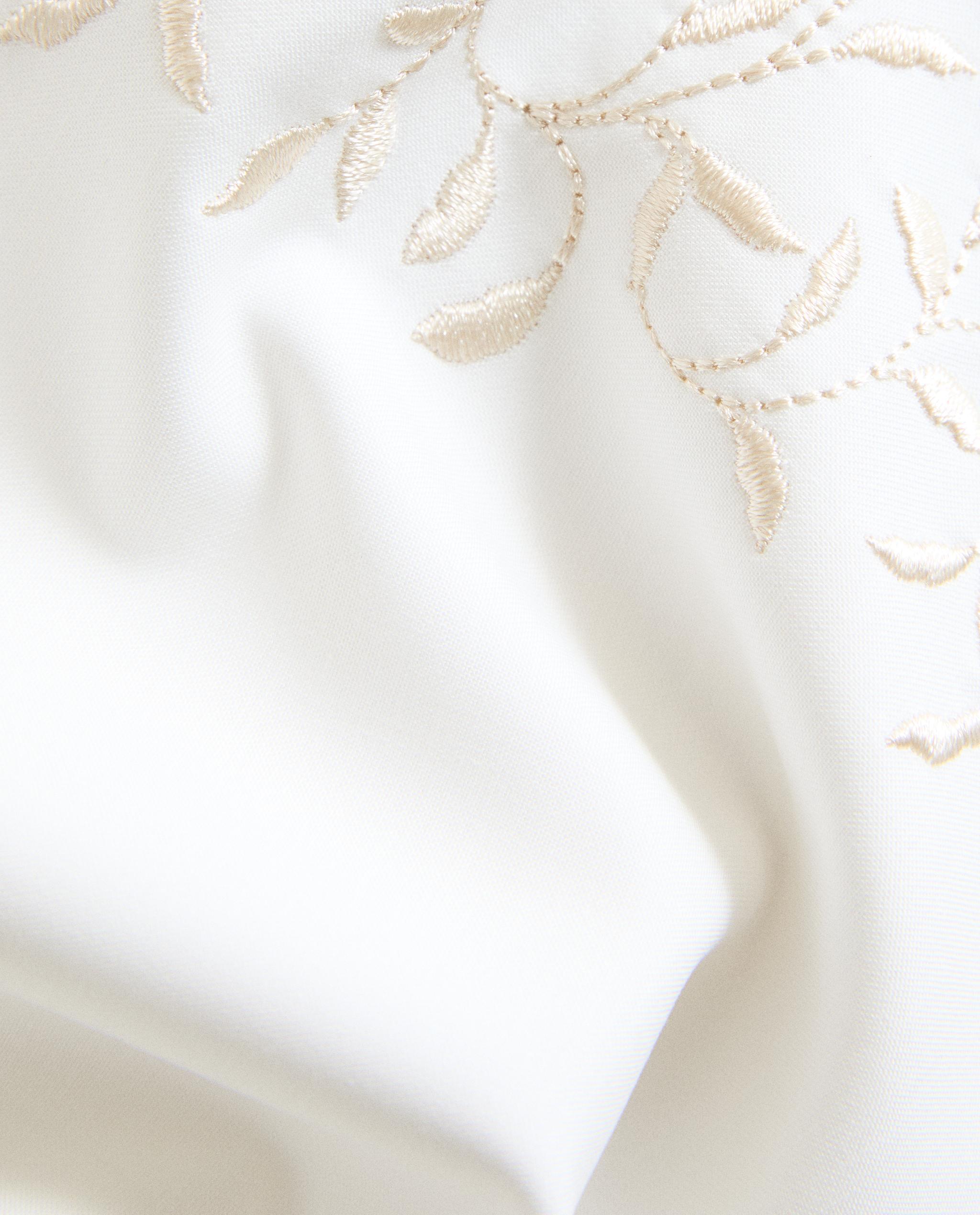 PACK OF EMBROIDERED SATIN NAPKINS (PACK OF 2) product thumbnail 7