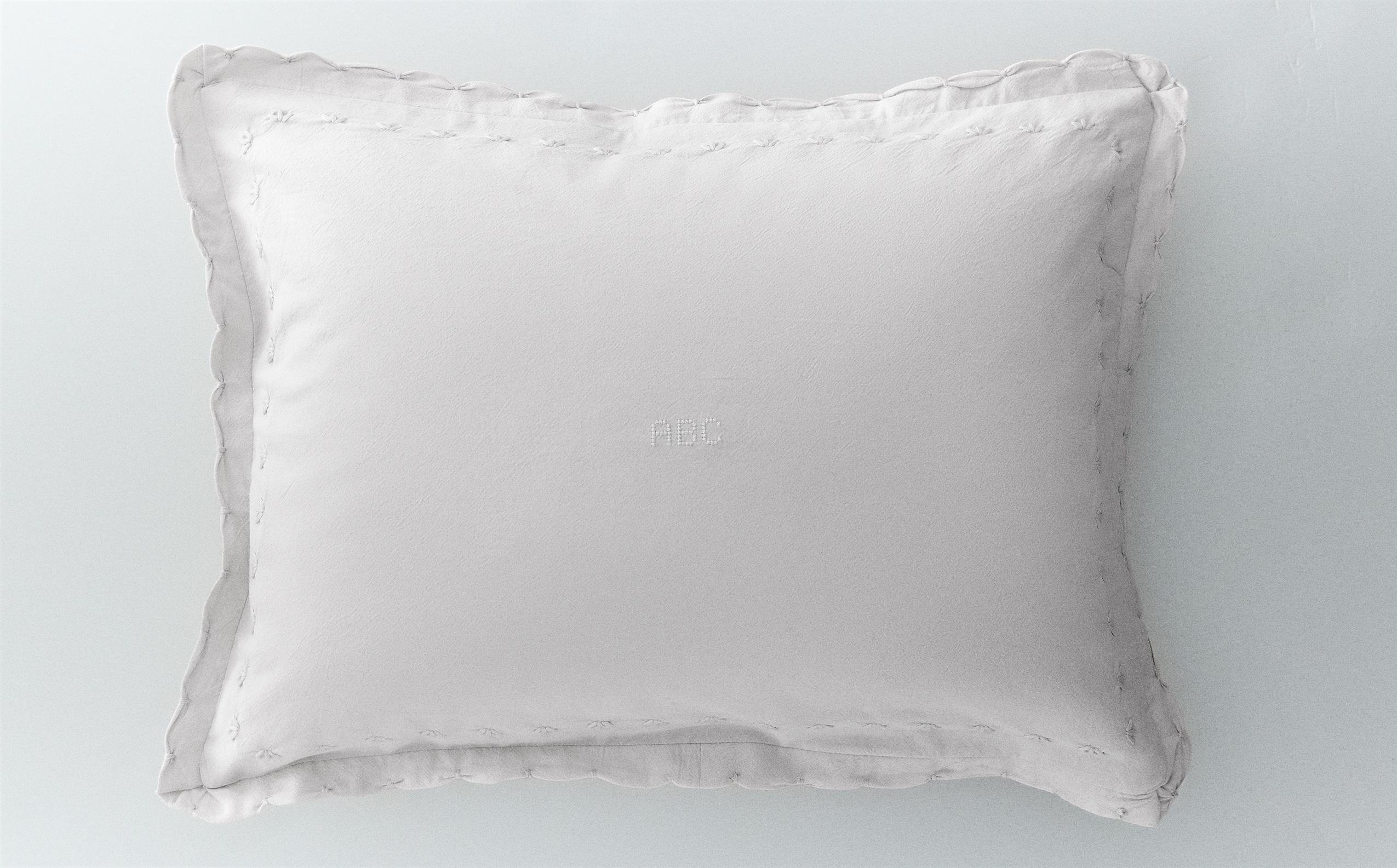 CHILDREN'S CUSHION COVER WITH SCALLOPED EDGE