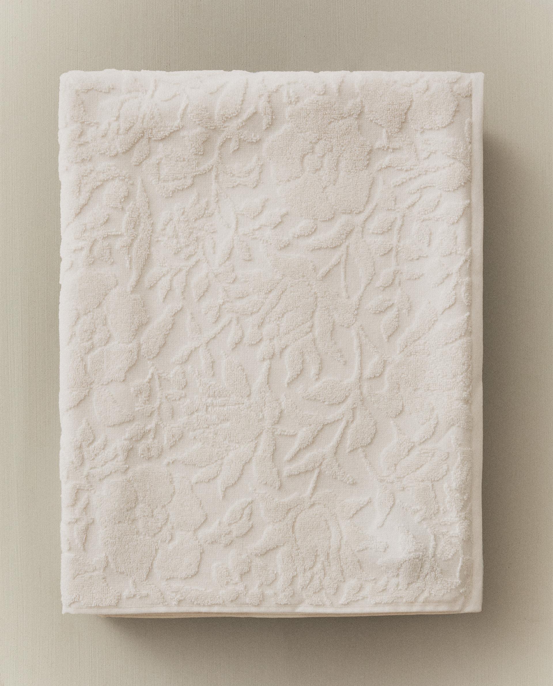 FLORAL JACQUARD BATH TOWEL