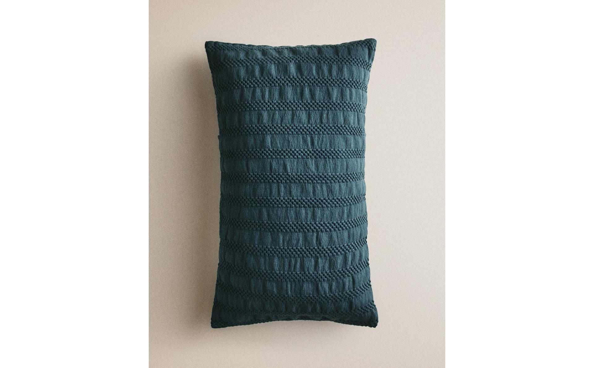 KIDS' STRIPED TEXTURED CUSHION COVER KIDS' STRIPED TEXTURED CUSHION COVER