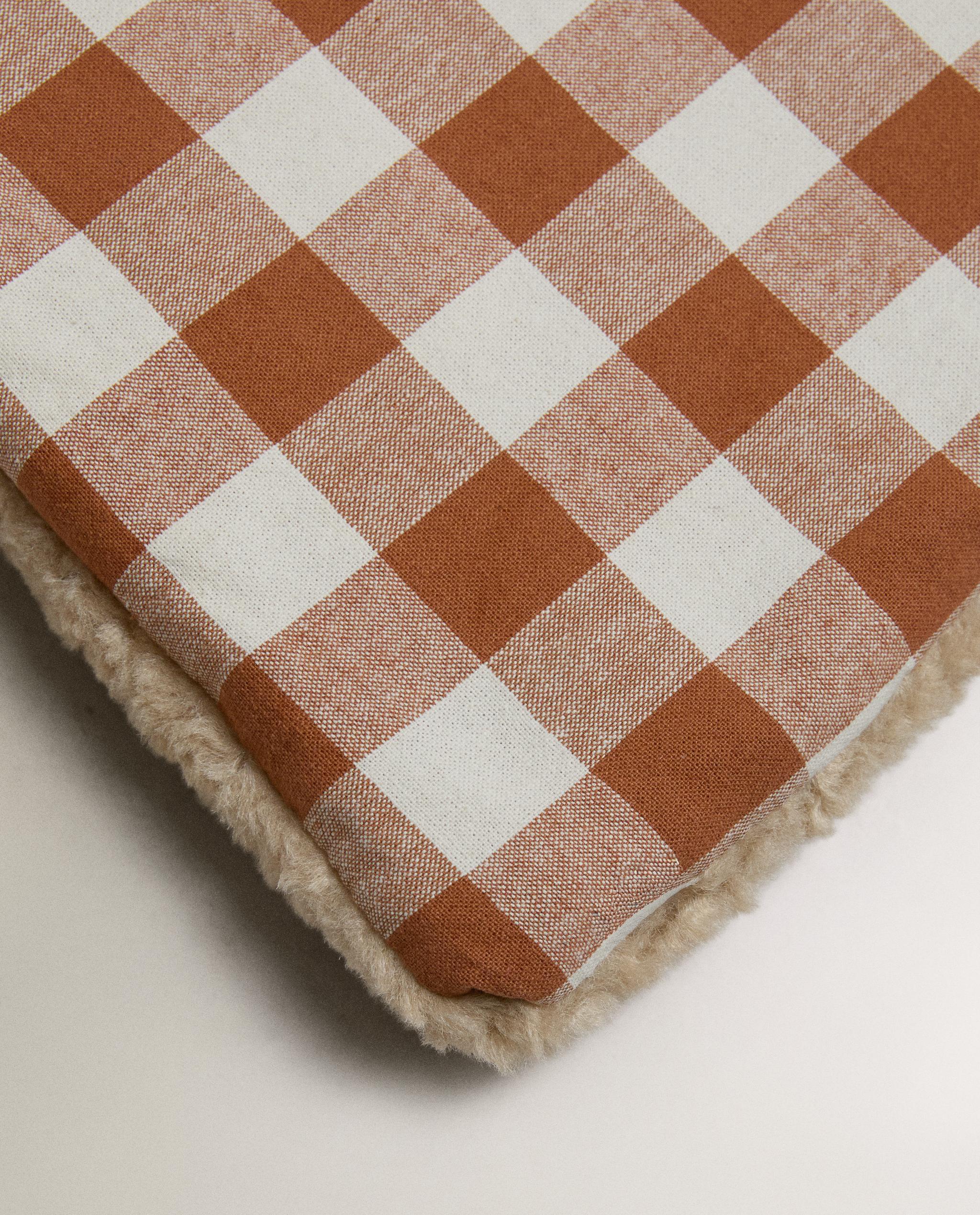 GINGHAM PET TOPPER