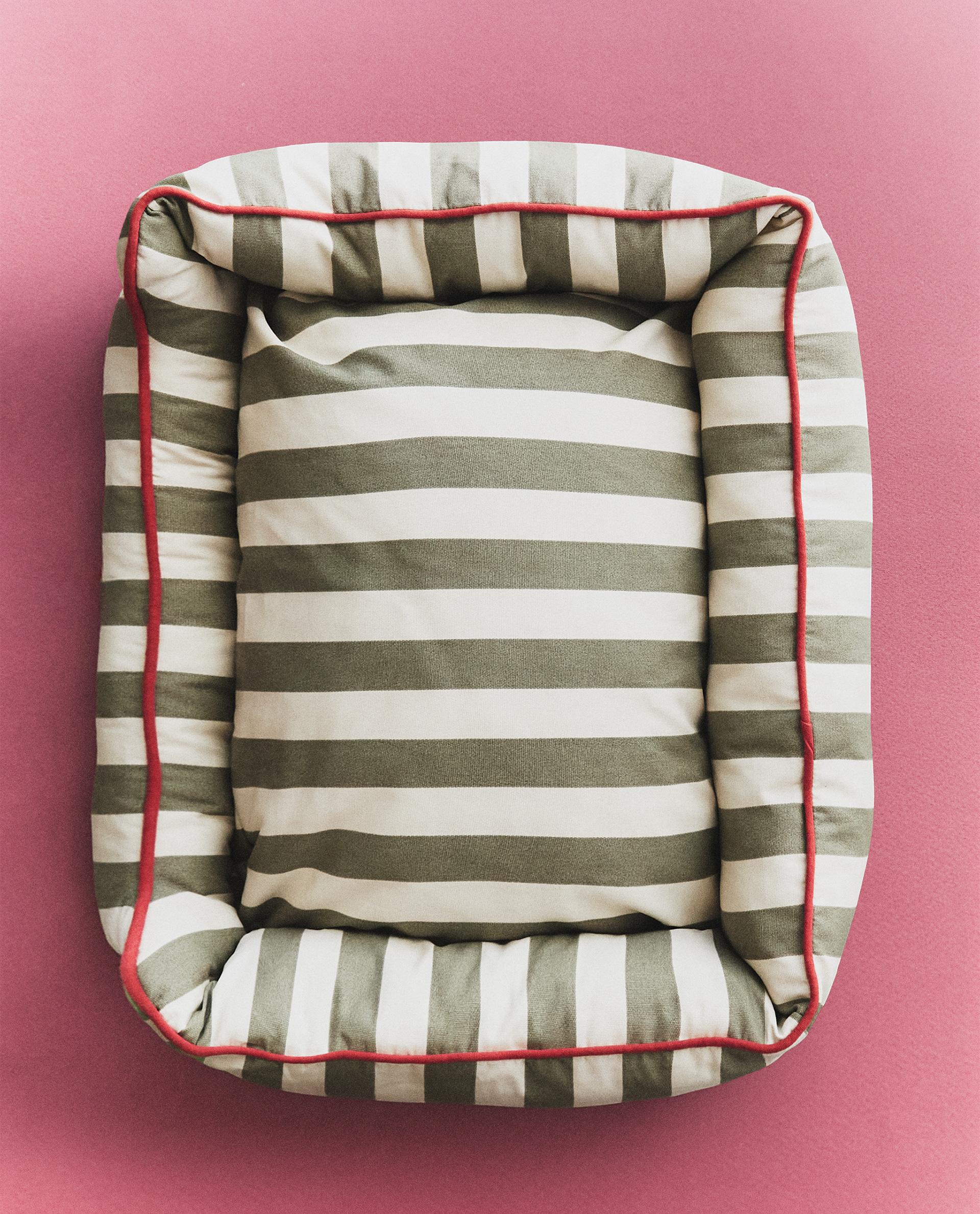 STRIPED PET BED WITH PIPING | Zara Home Canada