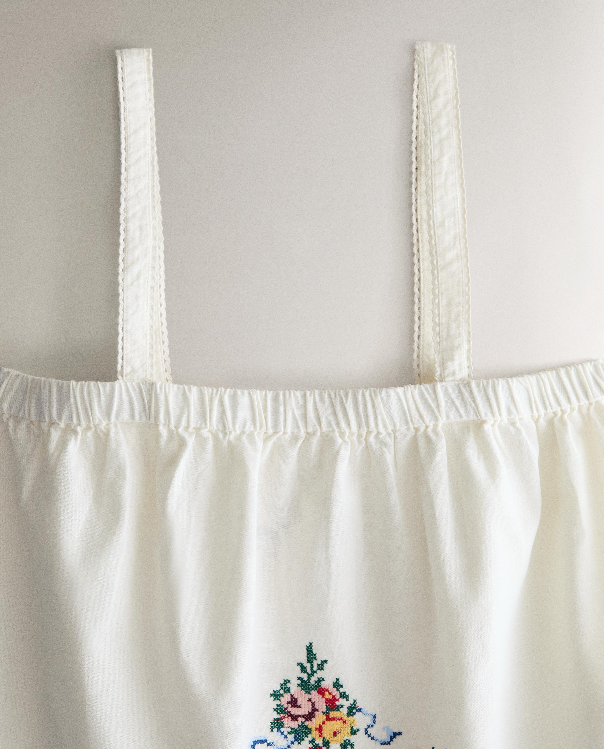EMBROIDERED LINEN-COTTON BLEND TOP