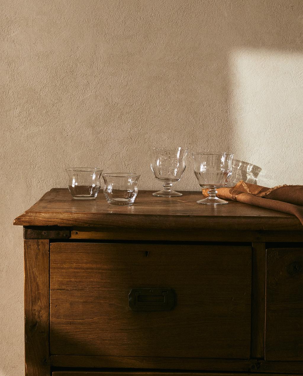 IRREGULAR GLASSWARE SET