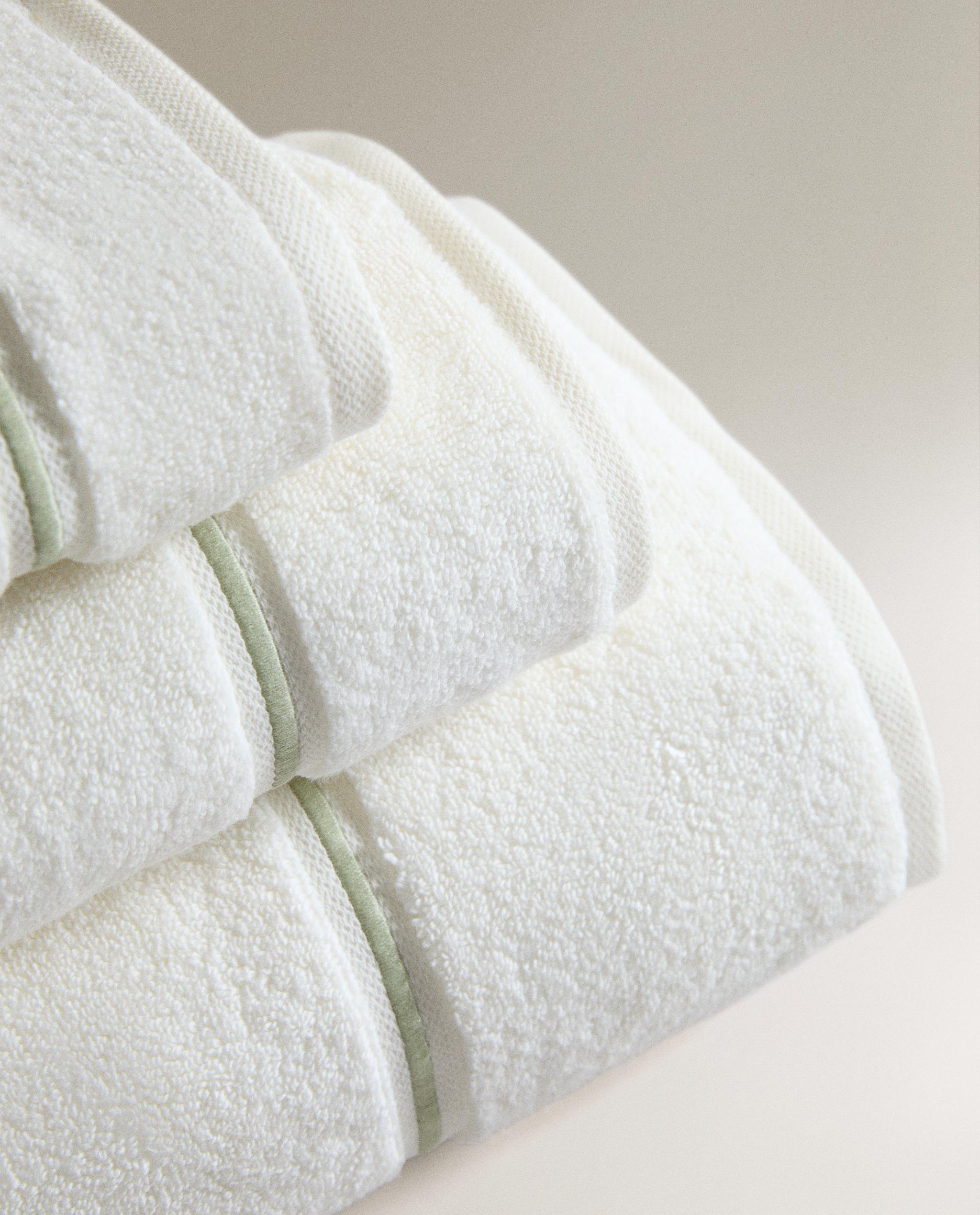 SCALLOPED BATH TOWEL product thumbnail 15