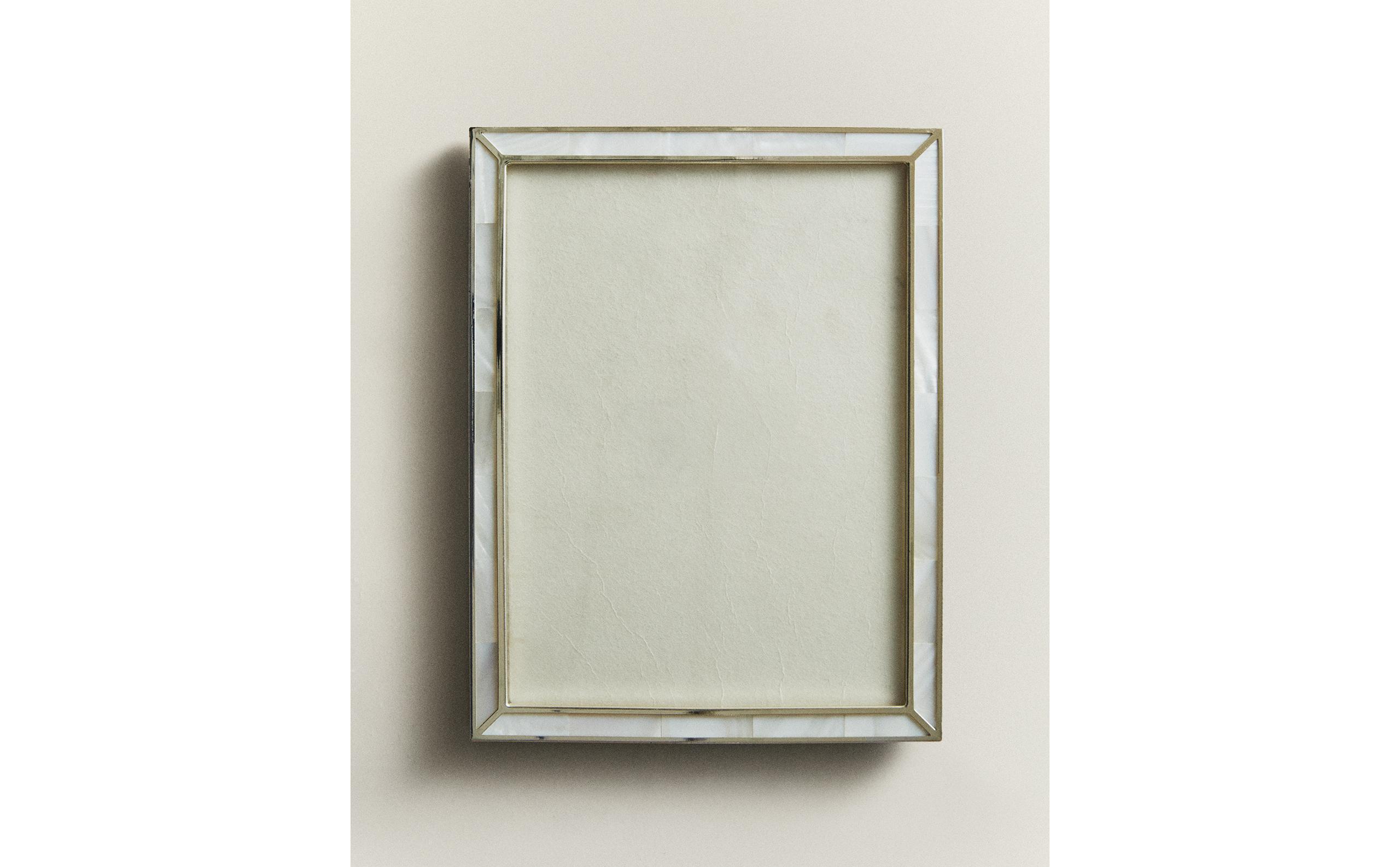FINE-EDGE MOTHER-OF-PEARL PHOTO FRAME product thumbnail 10