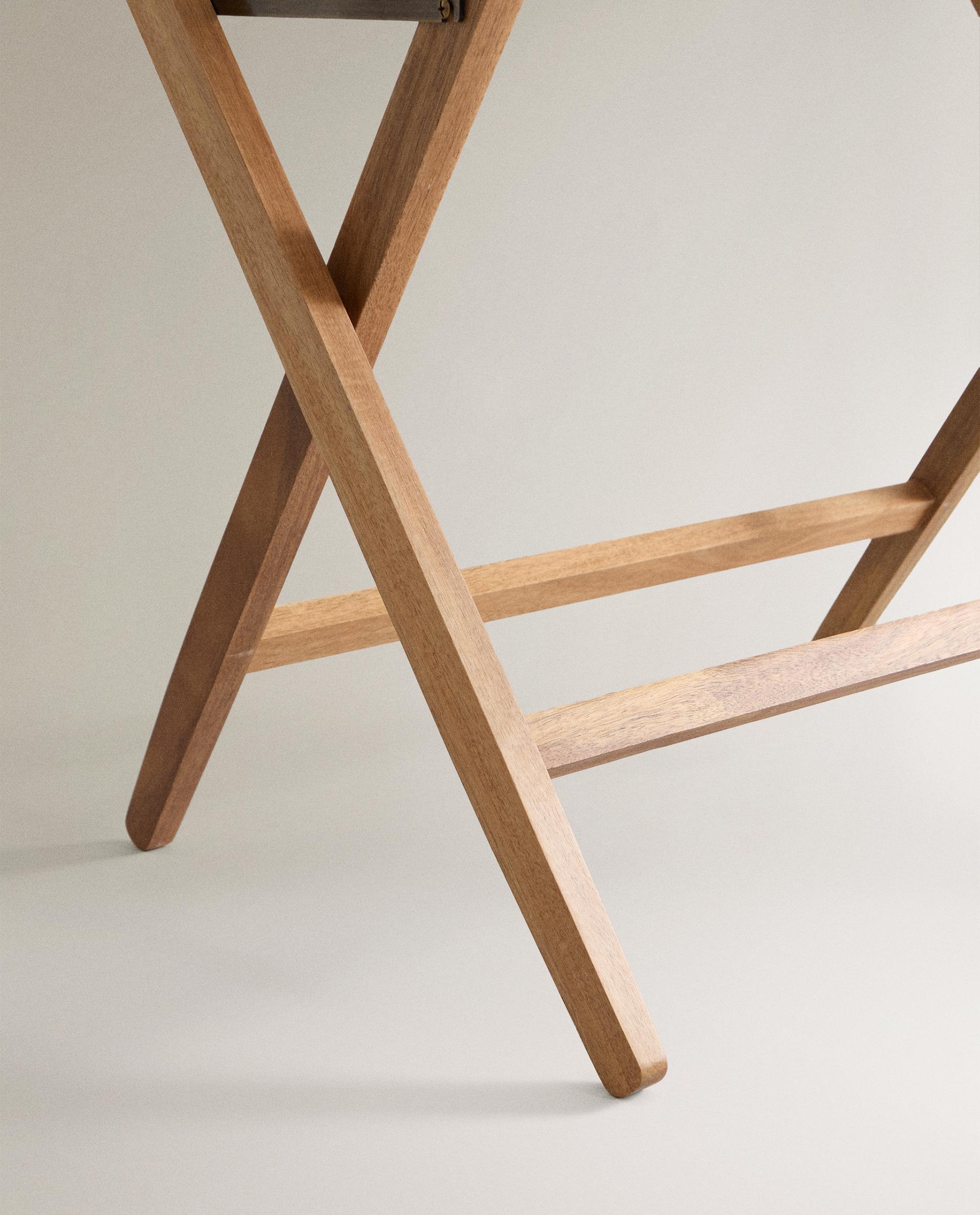 FOLDING LUGGAGE RACK