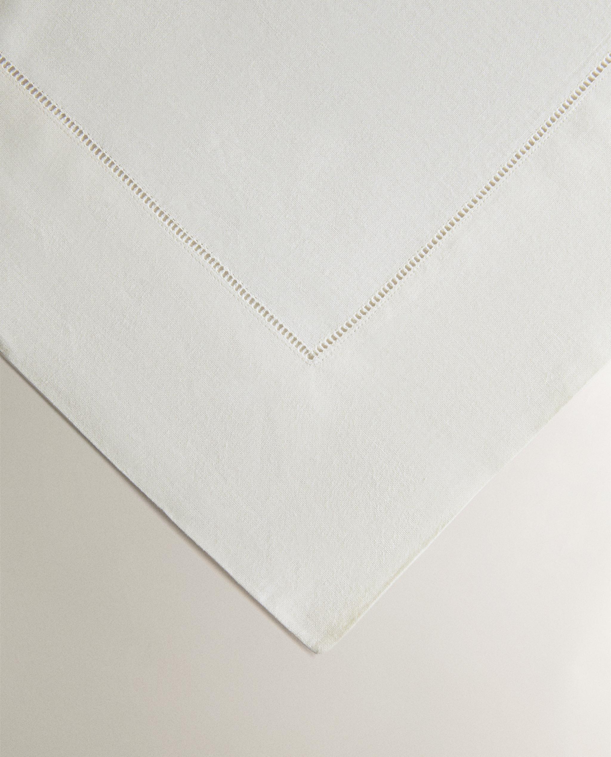 EMBROIDERED FRUIT TABLECLOTH product thumbnail 5