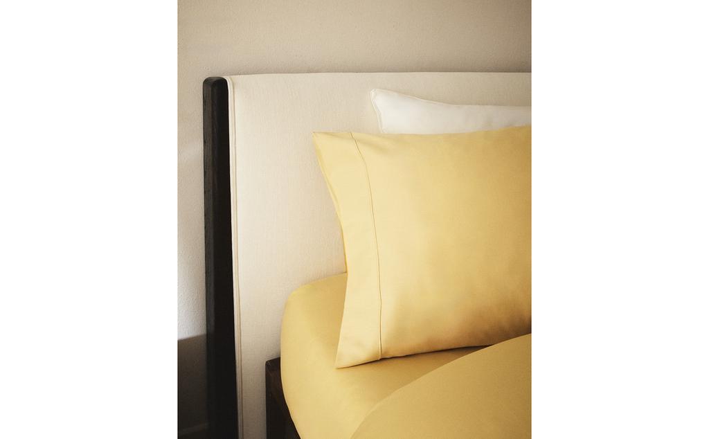 SATEEN PILLOWCASE WITH FESTOON DESIGN (300 THREAD COUNT) SATEEN PILLOWCASE WITH FESTOON DESIGN (300 THREAD COUNT)