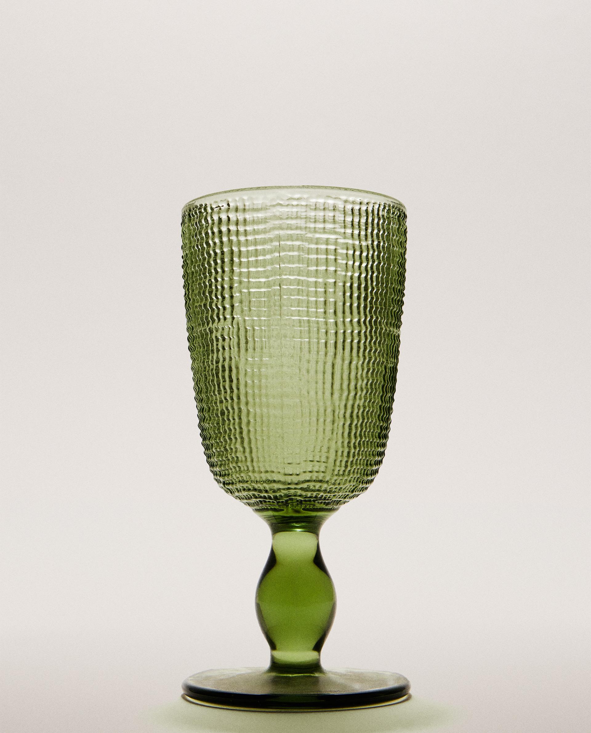 RAISED DESIGN WINE GLASS RAISED DESIGN WINE GLASS
