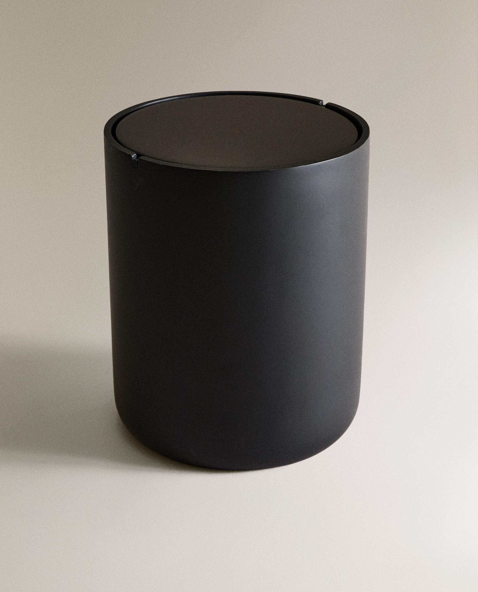 BLACK RESIN BATHROOM BIN WITH LID