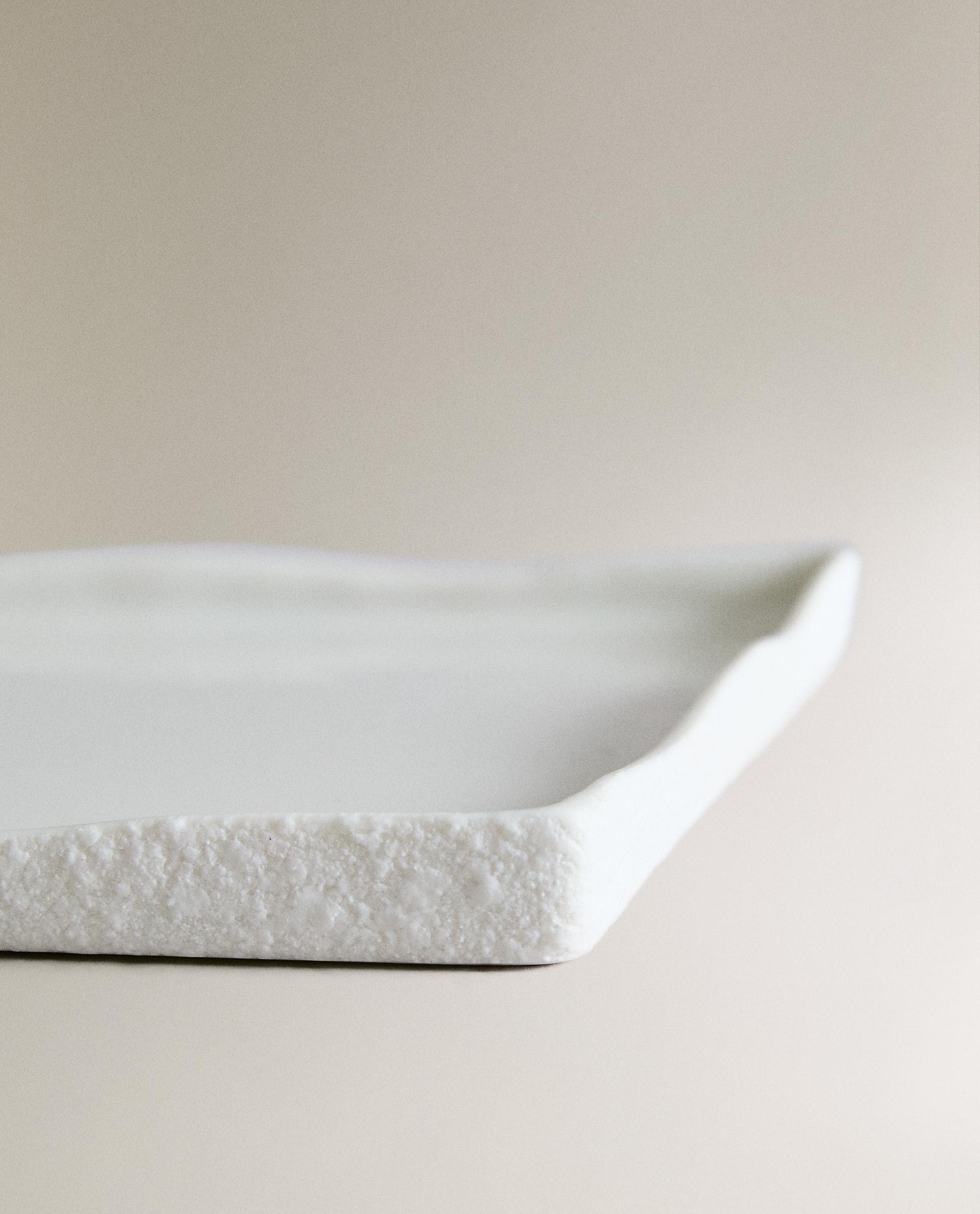 TEXTURED CERAMIC BATHROOM TRAY