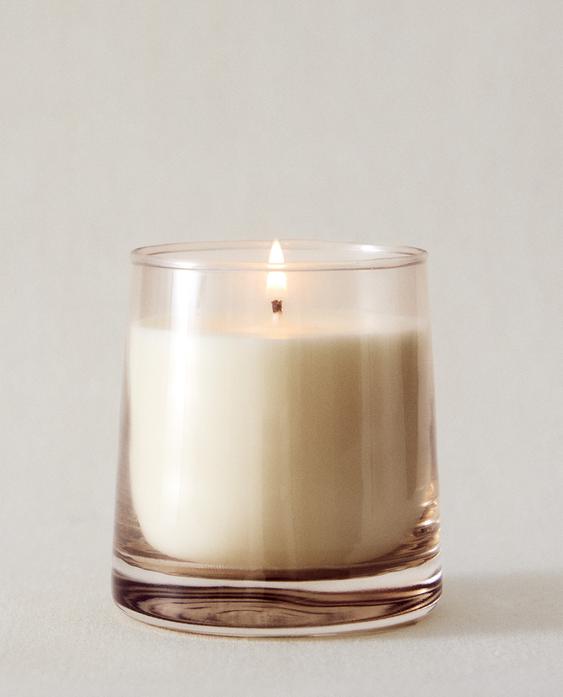 (180 G) MUSKY LILY SCENTED CANDLE