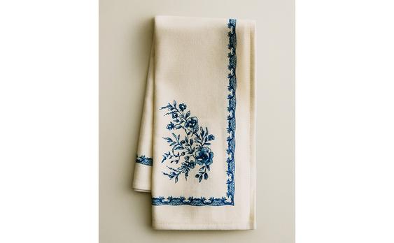 PACK OF FLORAL SATIN NAPKINS (PACK OF 2)