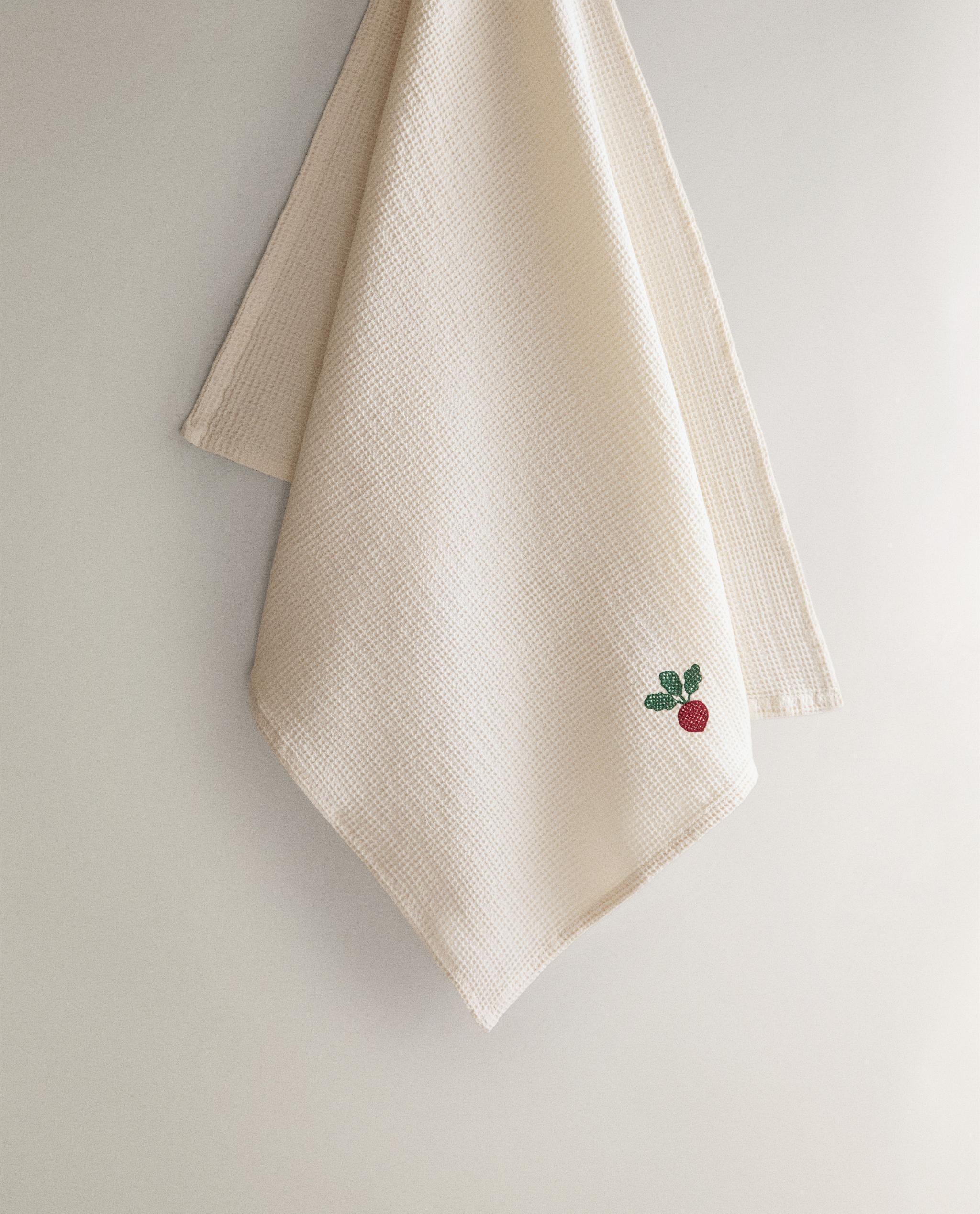 WAFFLE-KNIT TEA TOWEL product thumbnail 3