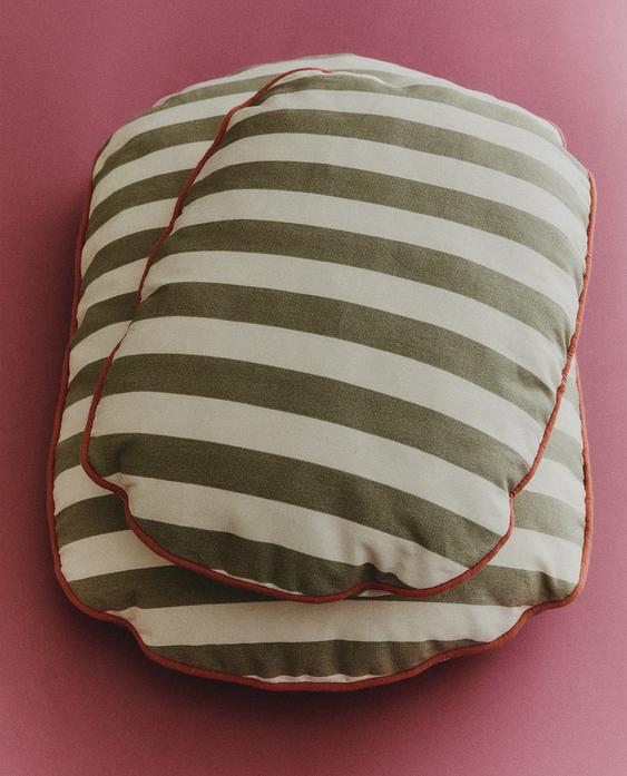 OVALES GESTREIFTES KISSEN FÜR HAUSTIERE OVALES GESTREIFTES KISSEN FÜR HAUSTIERE