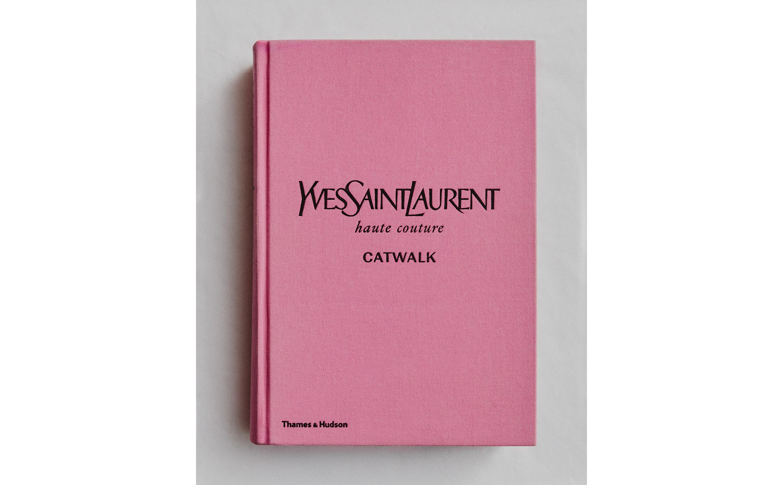 イブ・サンローラン本CATWALK YVES SAINT LAURENT★送料込 書籍『CATWALK YVES SAINT LAURENT』 | Zara Home 日本/Japan
