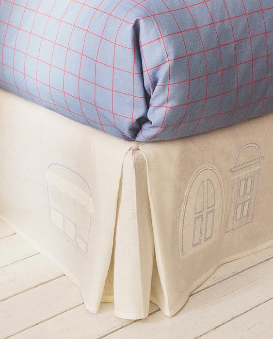 ДЕТСКОЕ ПОКРЫВАЛО ИЗО ЛЬНА И ХЛОПКА С ВЫШИВКОЙ