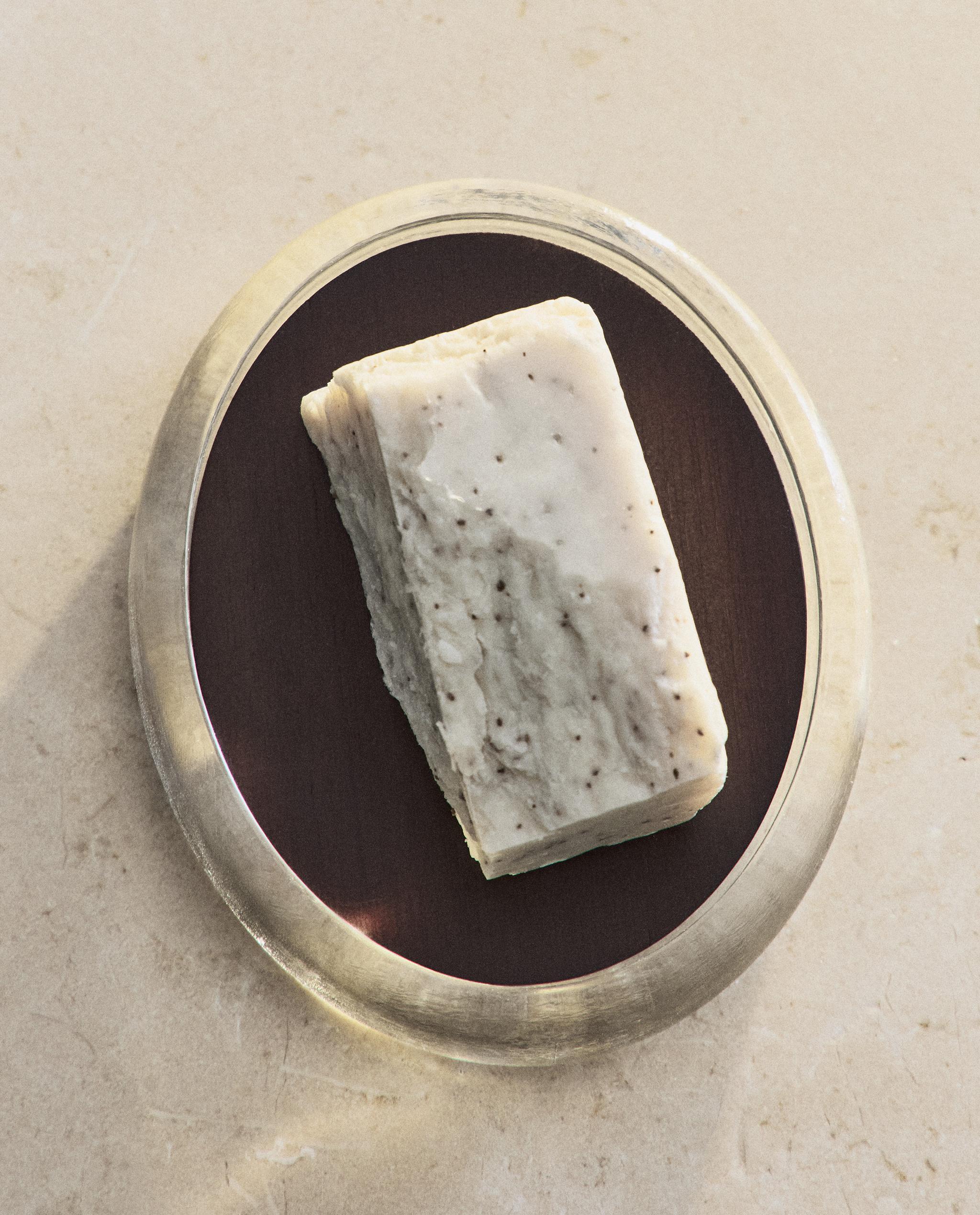 ACACIA WOOD AND GLASS SOAP DISH product thumbnail 8