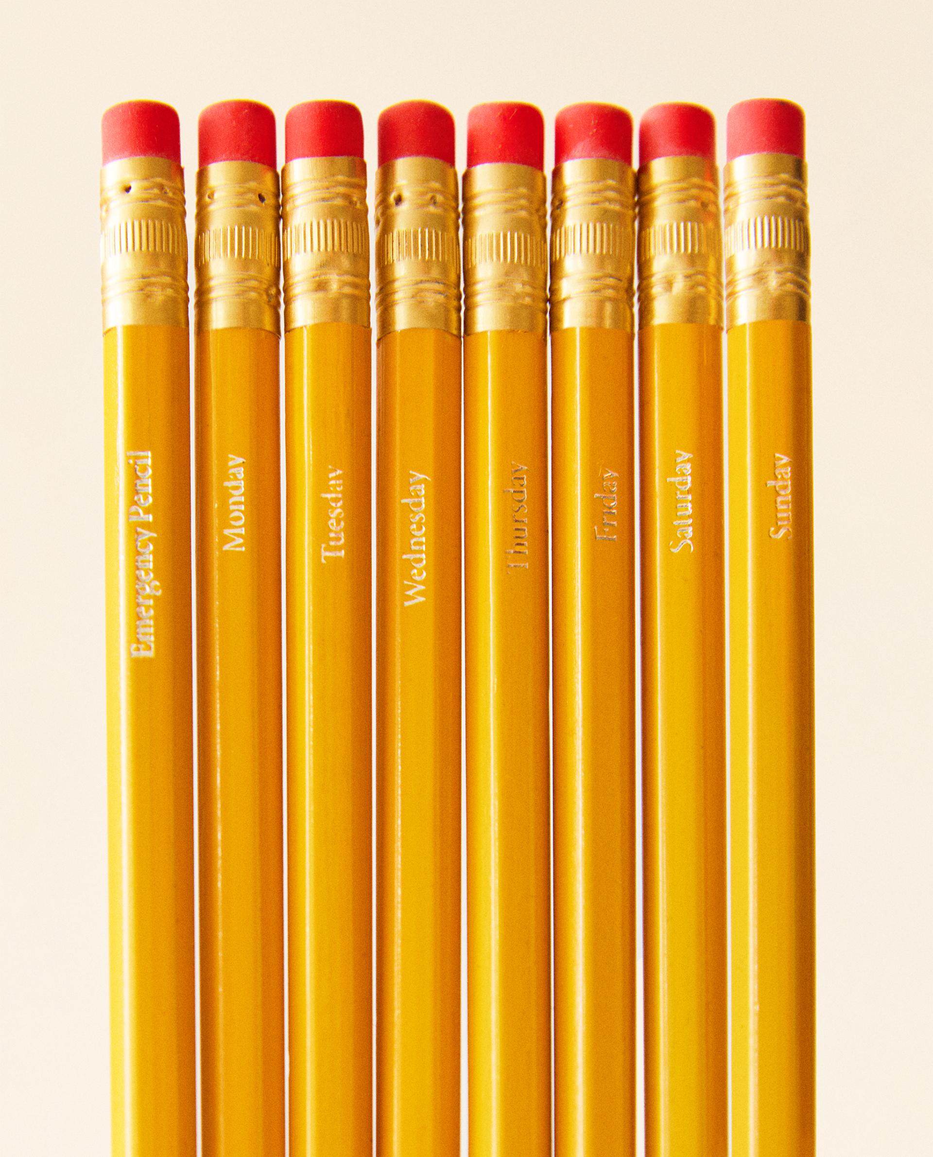 PACK OF DAYS OF THE WEEK PENCILS (PACK OF 8)