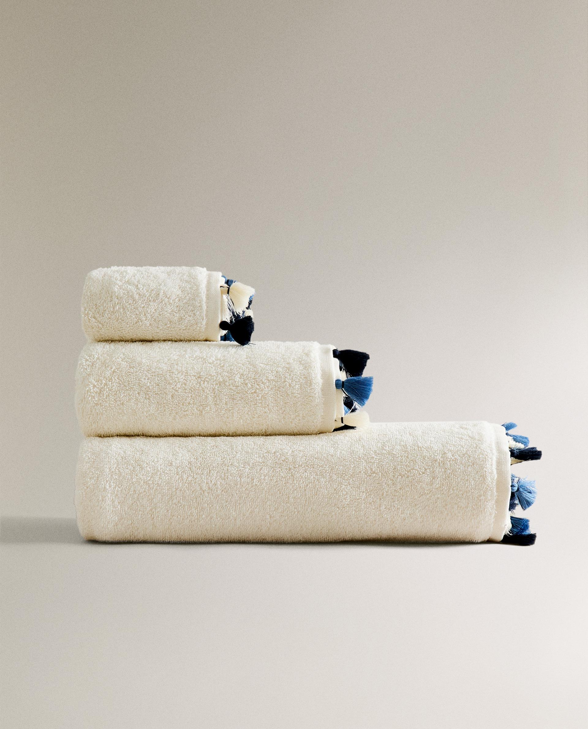 TOALLA BAÑO POMPONES Zara Home Colombia