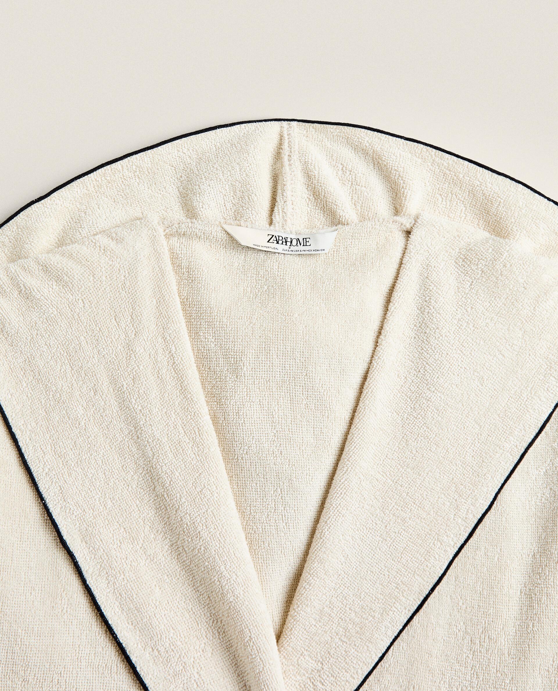 COTTON BATHROBE WITH OVERLOCK (320 GXM²) product thumbnail 13