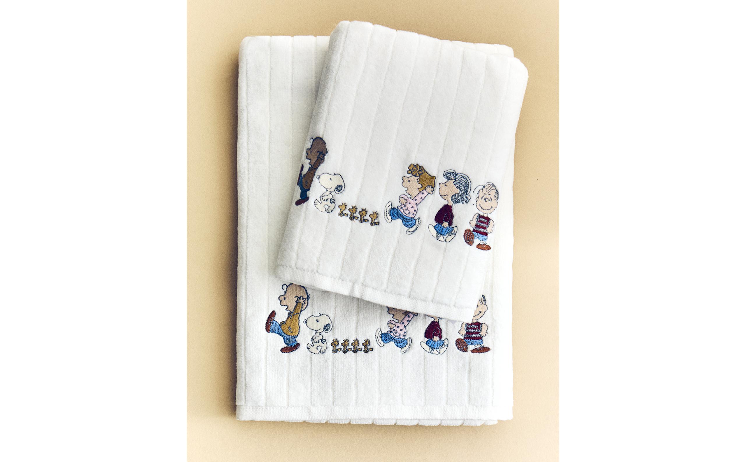 CHILDREN'S VELOUR PEANUTS™ BATH TOWEL Zara Home United Kingdom
