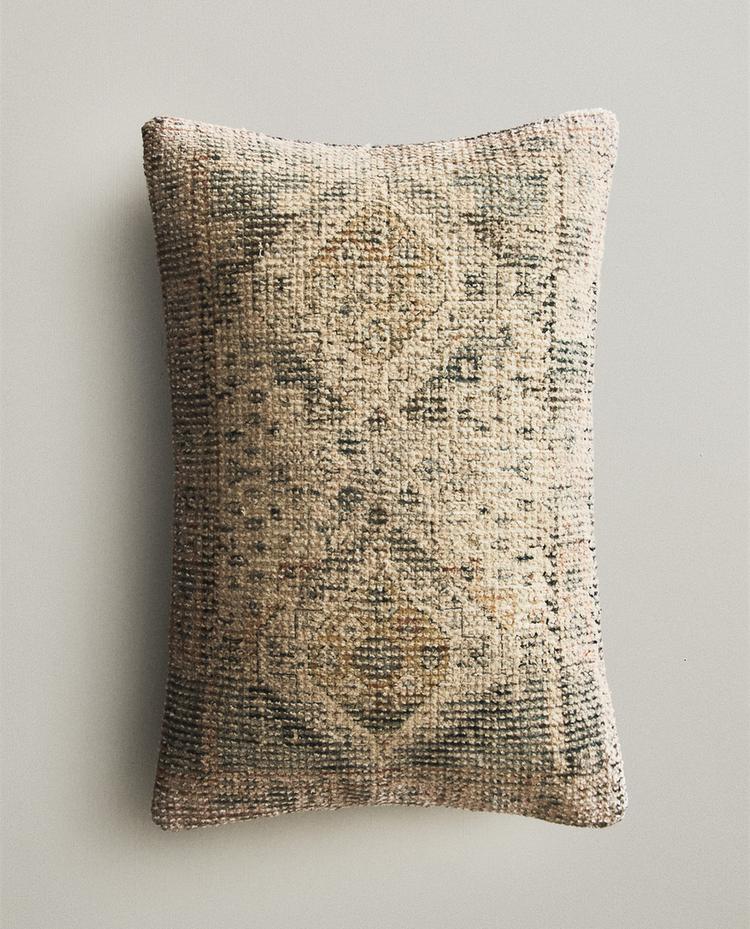 غلاف وسادة بمظهر فينتاج