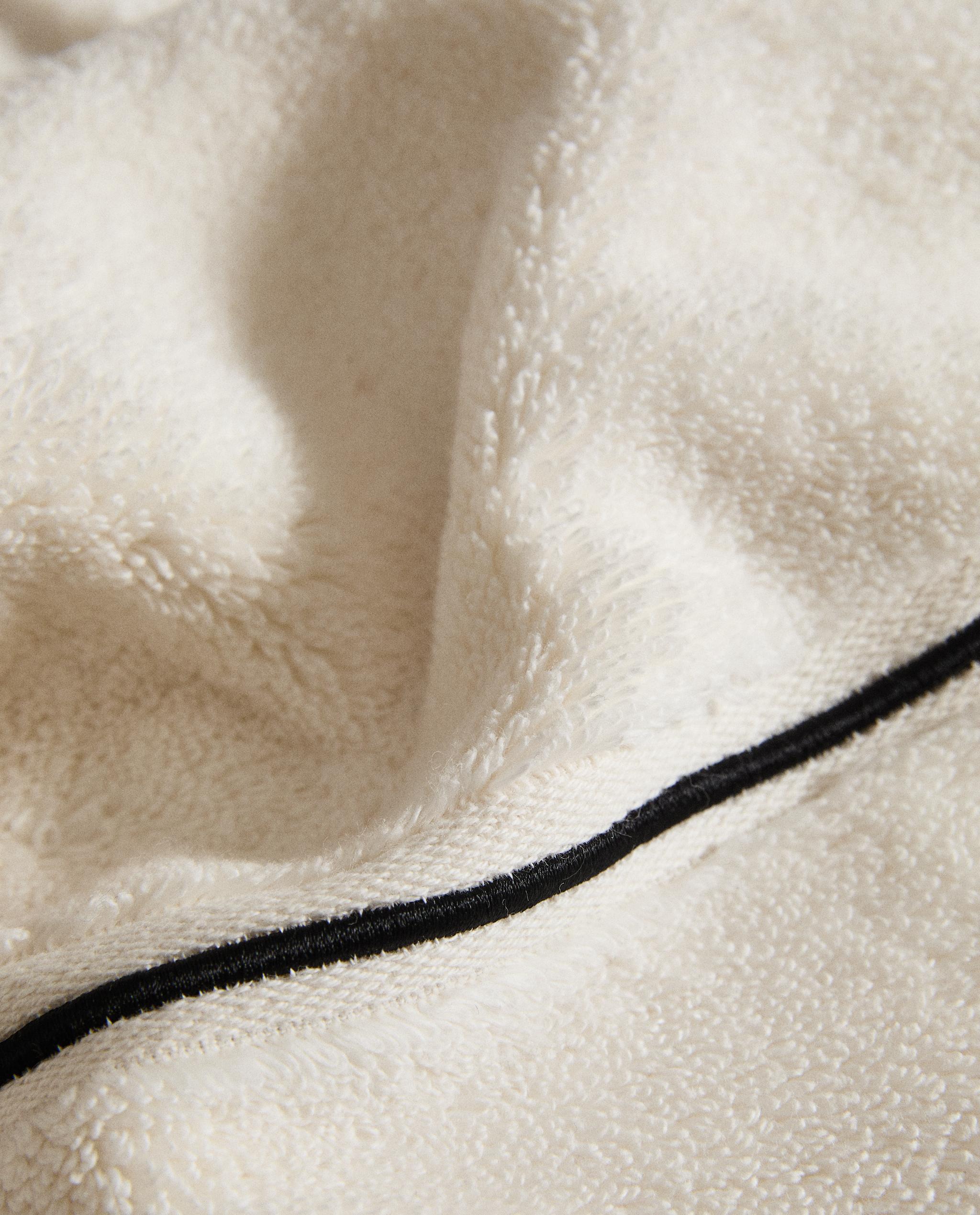 EMBROIDERED TRIM BATH TOWEL product thumbnail 6