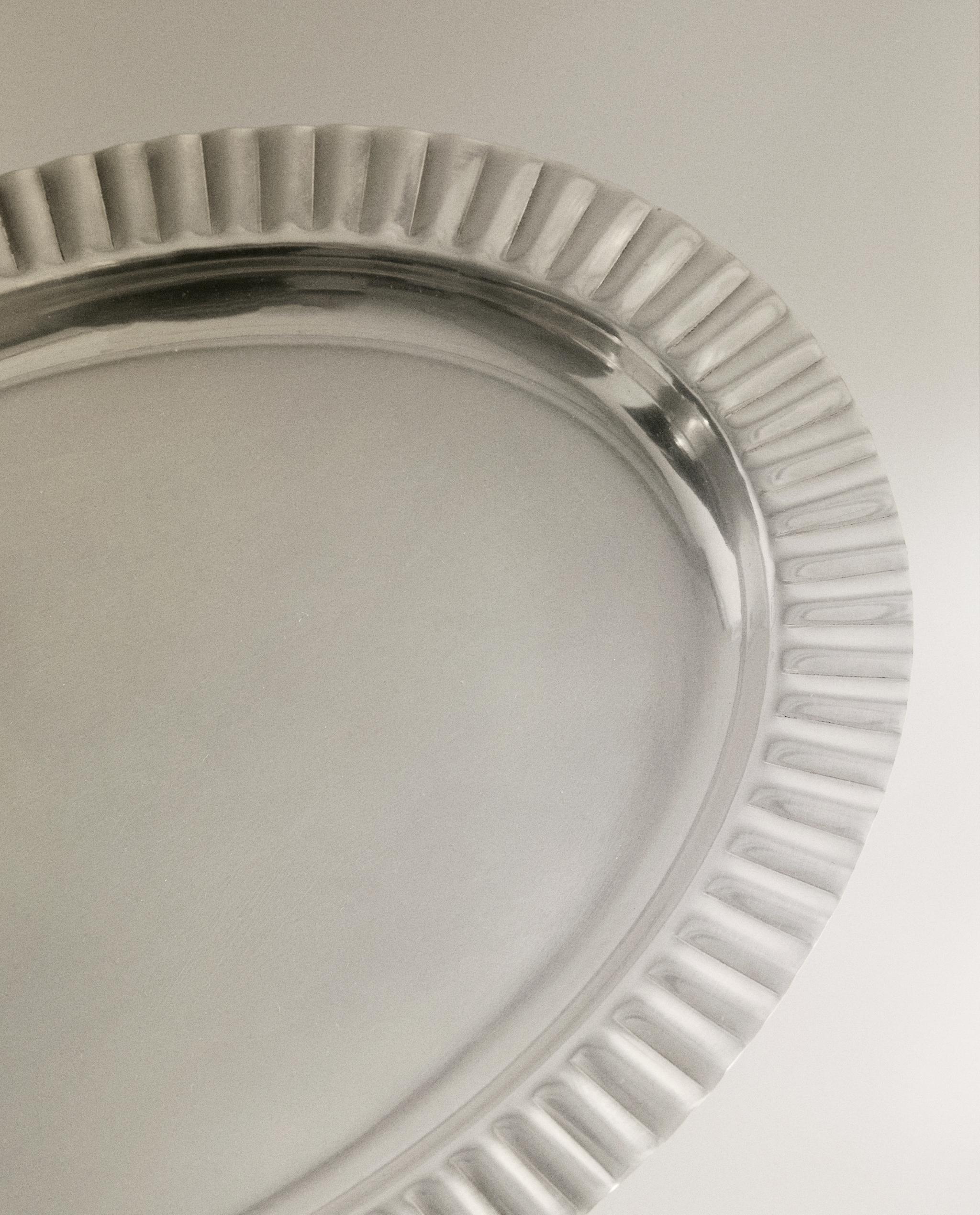 SCALLOPED METAL BATHROOM TRAY product thumbnail 8