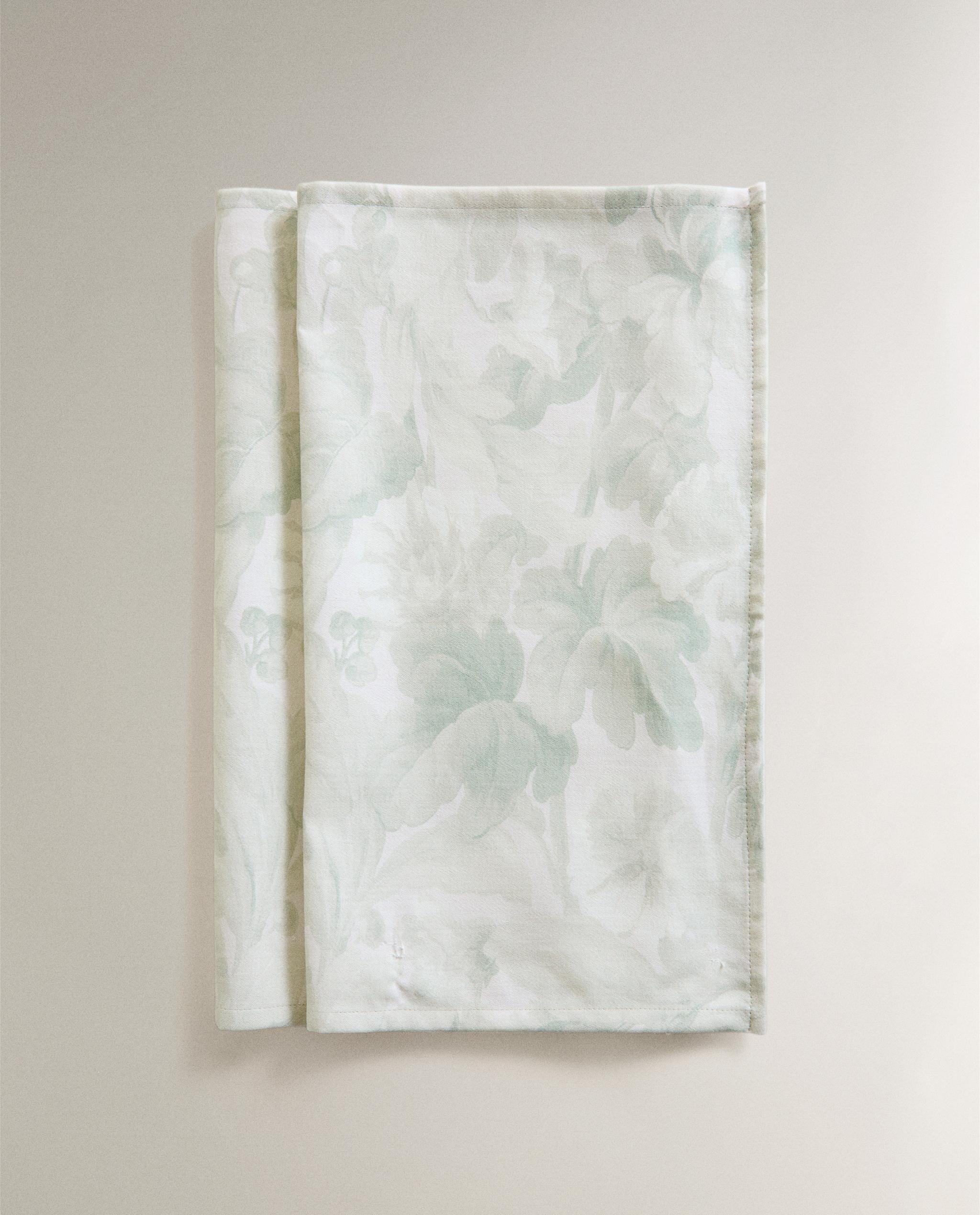 PLANT PRINT NAPKIN PACK (PACK OF 2) product thumbnail 2
