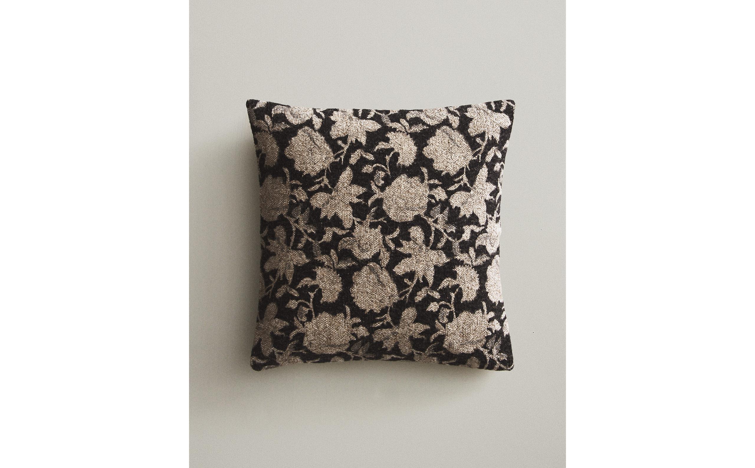フラワープリント クッションカバー | Zara Home 日本/Japan